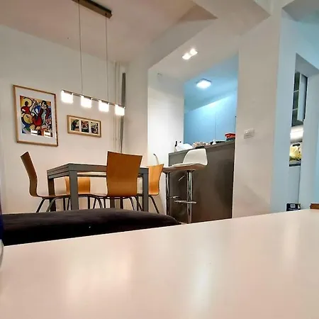 Apartamento Bright, Modern - 2 Bedroom Escópia