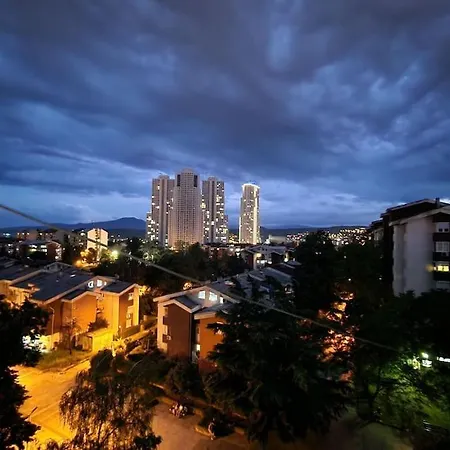 Bright, Modern - 2 Bedroom Апартаменти *