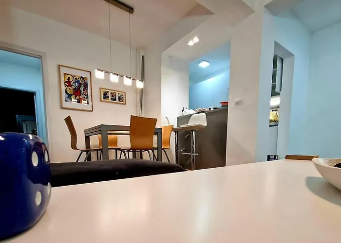 Apartment Bright, Modern - 2 Bedroom Skopje