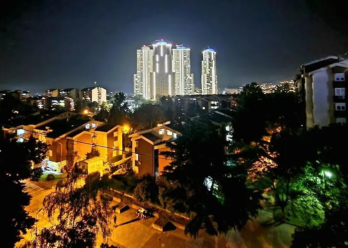 Bright, Modern - 2 Bedroom Apartment