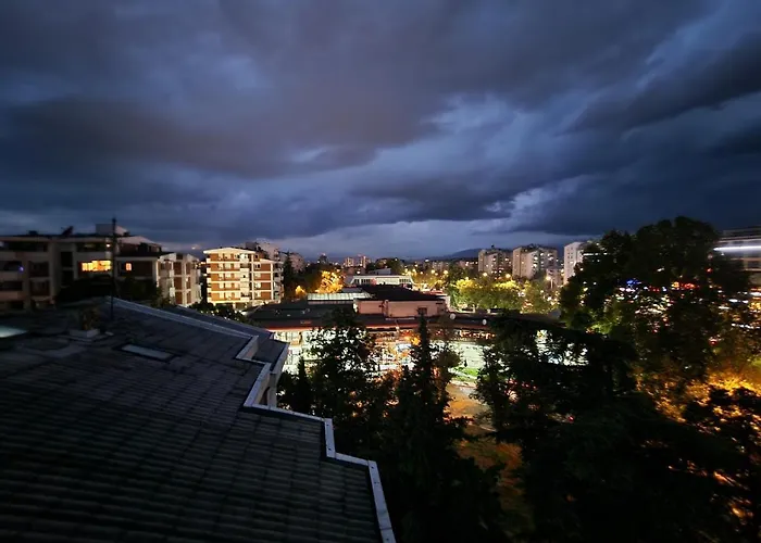 Apartment Bright, Modern - 2 Bedroom *