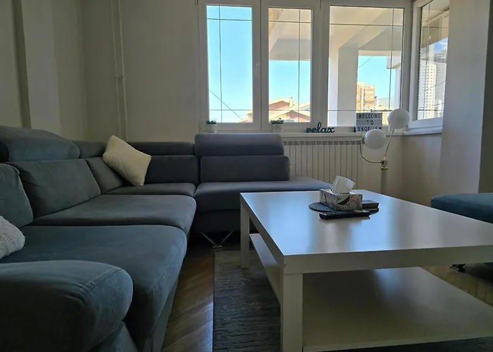 Apartment Bright, Modern - 2 Bedroom *